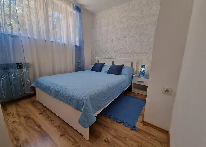 Ivana With Terrace Apartamento *
